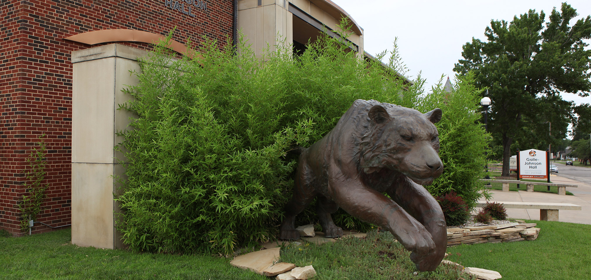 Front entrance of Galle-Johnson Hall at Cowley College