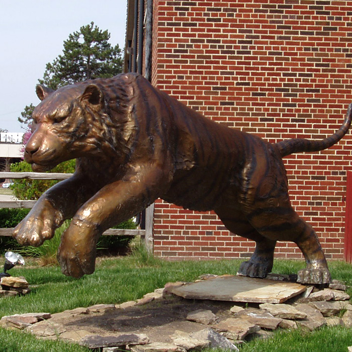 tiger statue