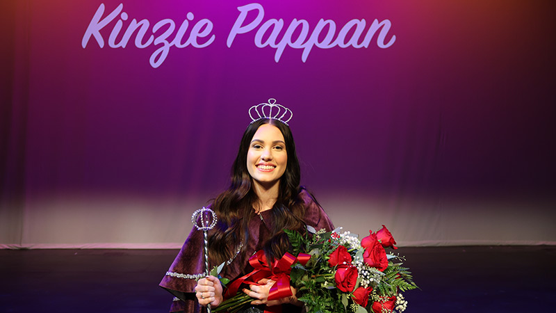 kinzie pappan crowned as queen alalah