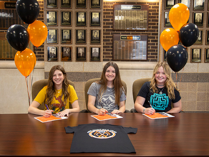 Jacey McIntire, Robyn Shaw and Breanna Long