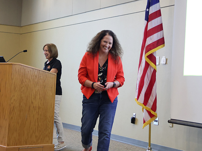 Deborah Layton receiving PTK Advisor Award